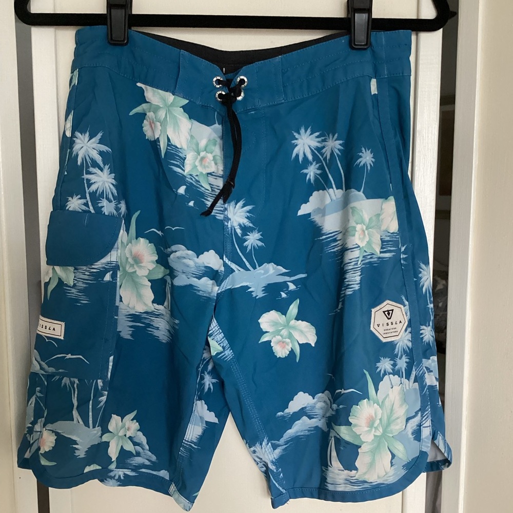 🏄♂️ VISSLA board shorts swim trunks 28 waist young men